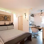 Sentirsi A Casa * Πιατσέντζα